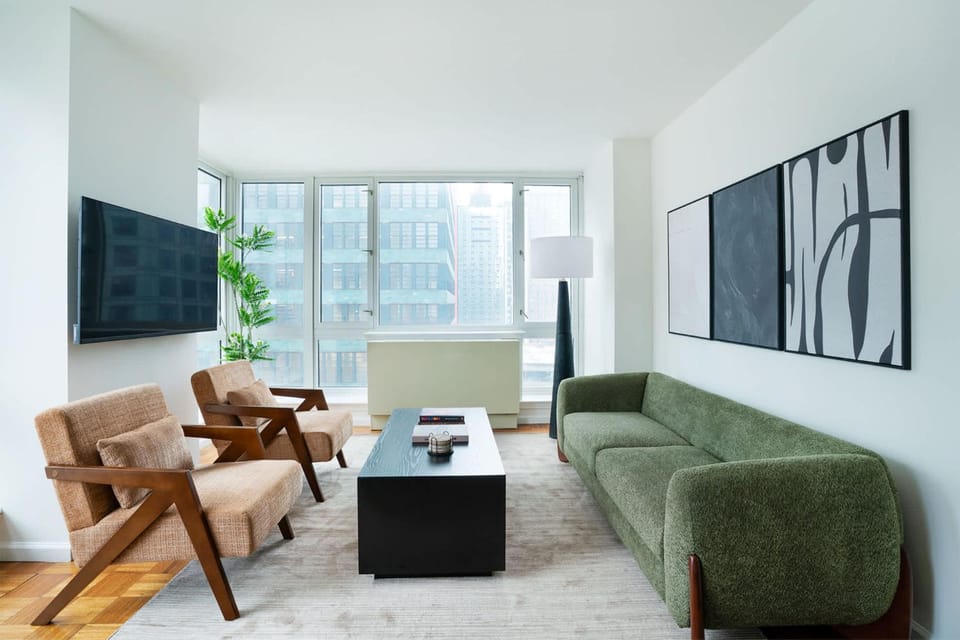 43-20A Newly furnished 1BR- full service Doorman laundry Gym Business Center Apartment in Midtown