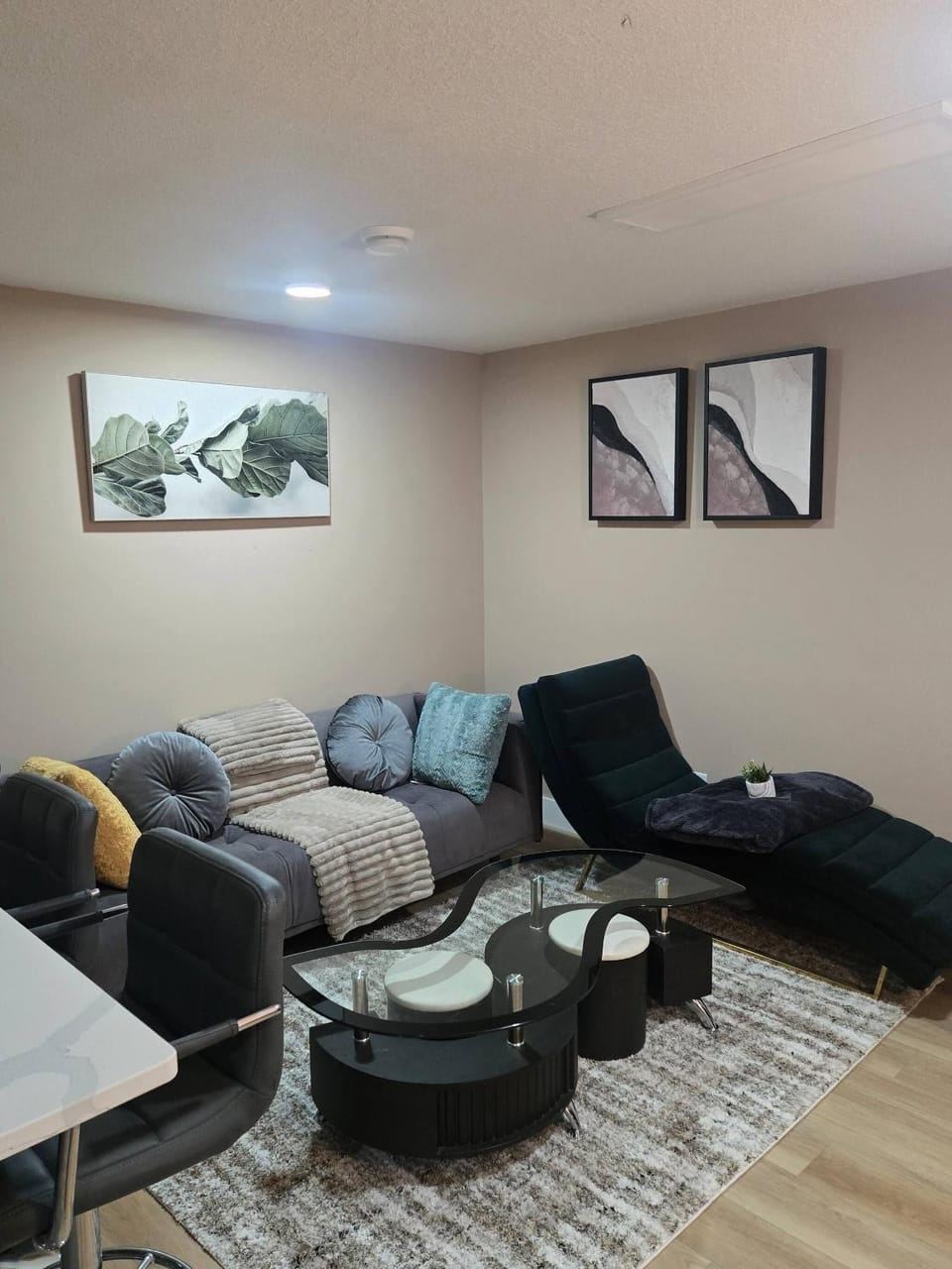Living room, Decorative detail