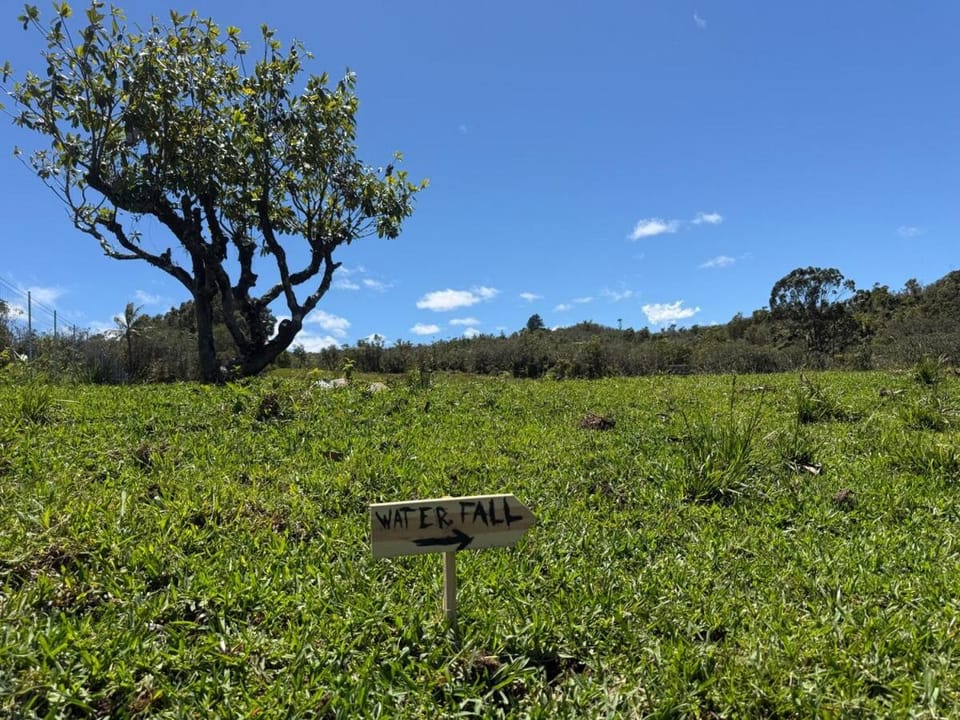 100 Acre Off Grid Waterfall Ranch Home House in Big Island