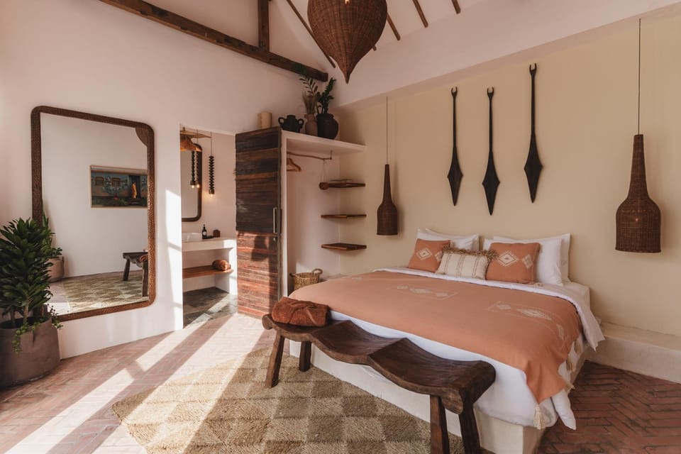 Bed, Seating area, Bedroom