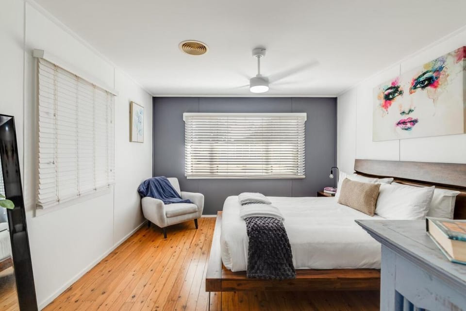 Stylish Cottage Near Hospital Precinct! House in Toowoomba