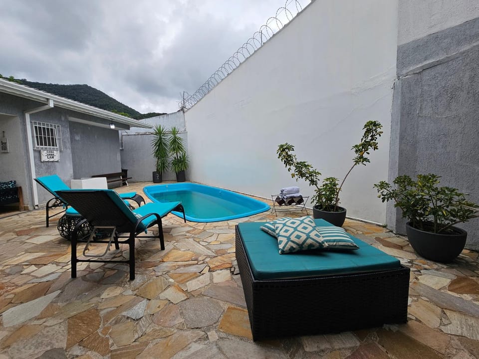 Patio, Day, View (from property/room), Balcony/Terrace, Living room, Spa and wellness centre/facilities, Seating area, Swimming pool, sunbed