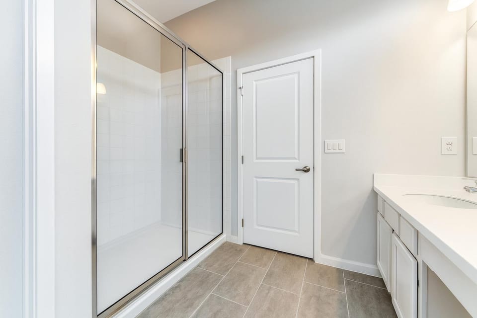 SmartStay Private Rooms & Suites with Pool in gated Resort, Kissimmee Vacation rental in Kissimmee