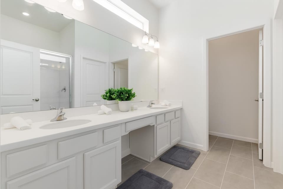 SmartStay Private Rooms & Suites with Pool in gated Resort, Kissimmee Vacation rental in Kissimmee