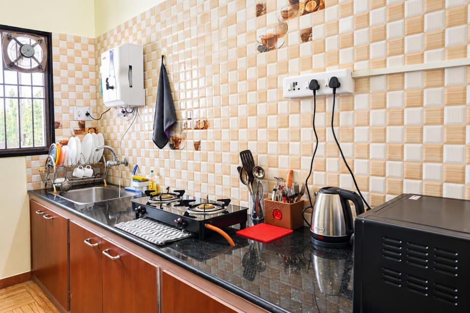 Kitchen or kitchenette, kitchen