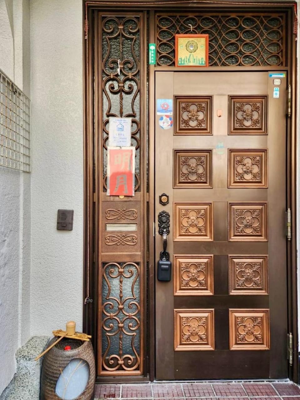 Facade/entrance