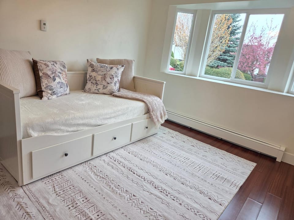 Living room, bunk bed