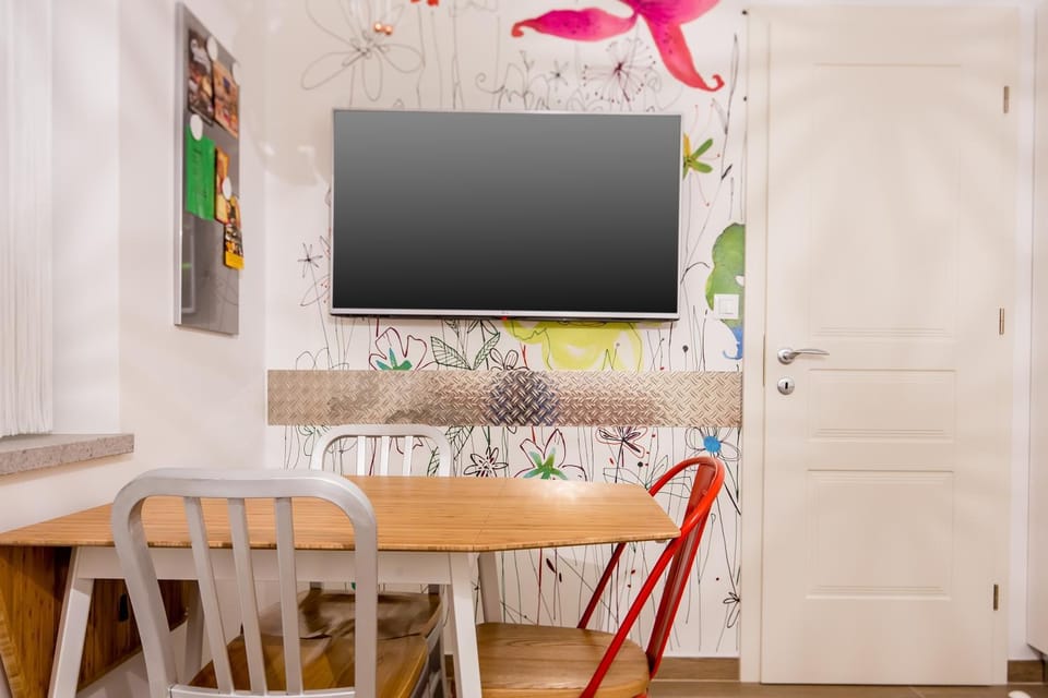 TV and multimedia, Dining area