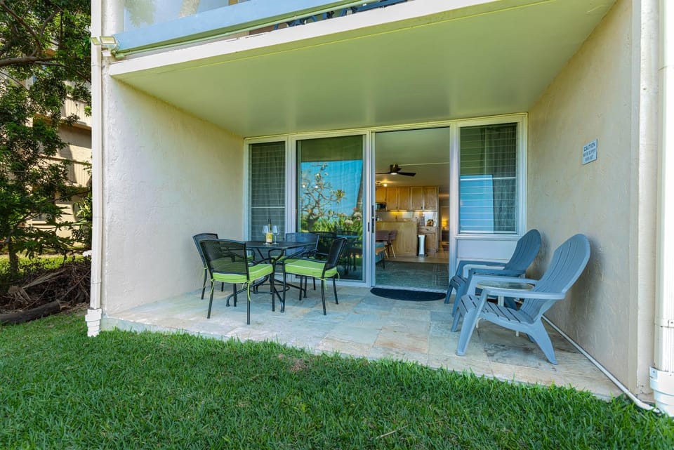 Leinaala Oceanfront #105 Maui 2 Bedroom Oceanfront Condo Apartment in Kihei