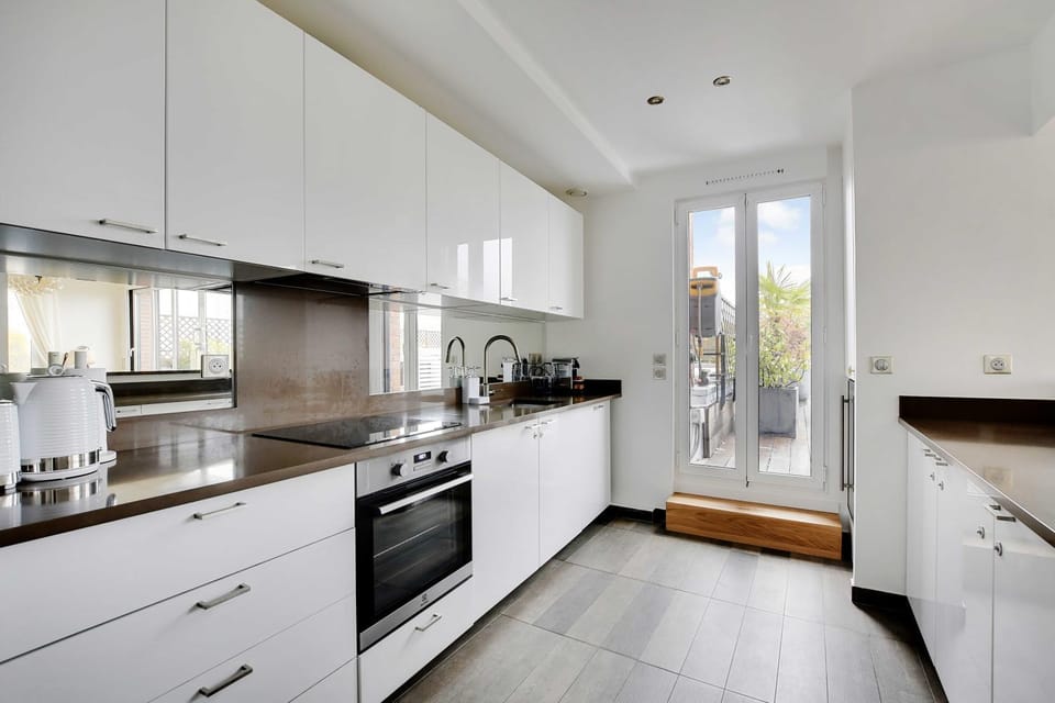 Kitchen or kitchenette