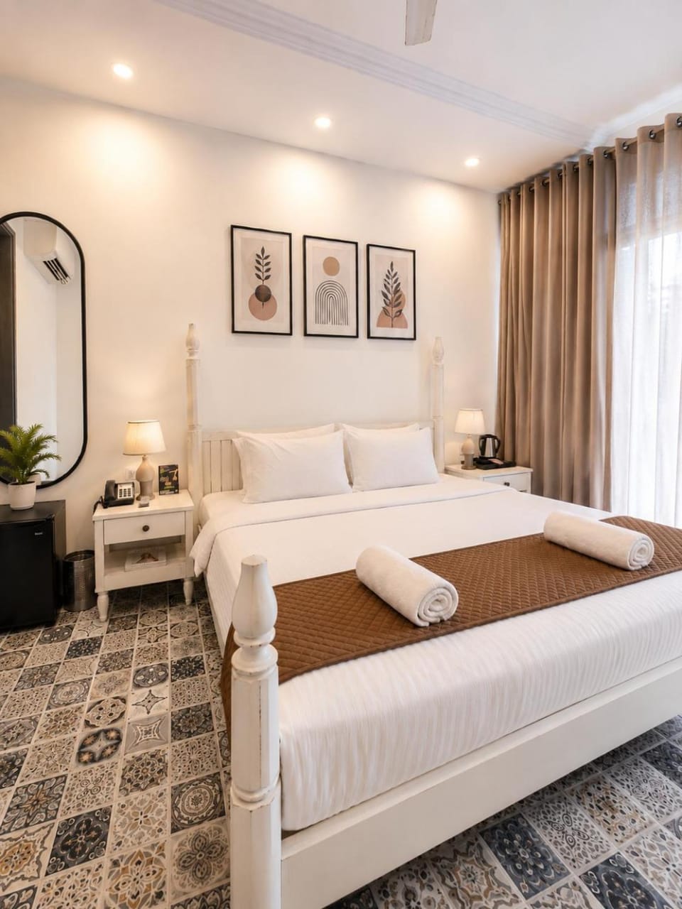 Bed, Photo of the whole room, Bedroom
