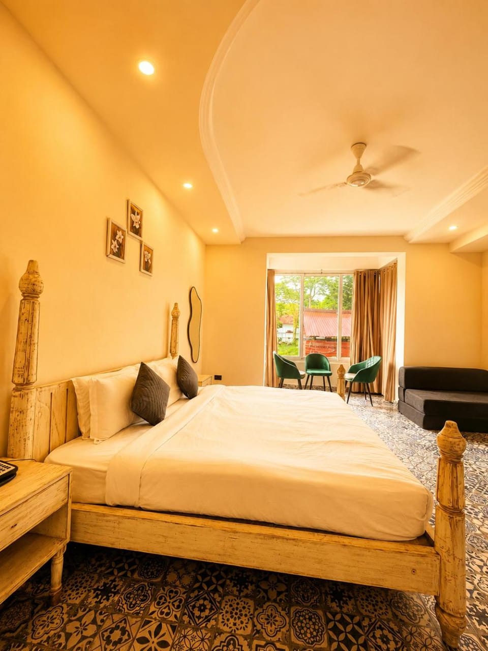 Photo of the whole room, Bedroom
