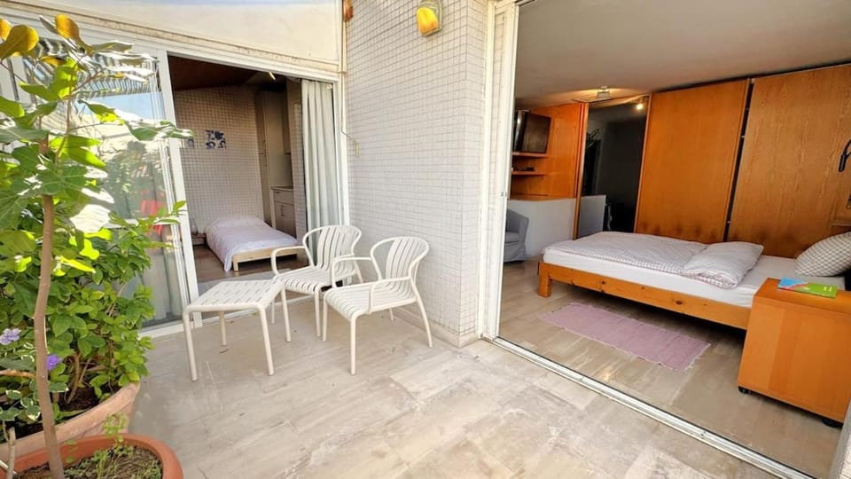 quiet duplex near the park & sea with parking Apartment in Tel Aviv-Yafo