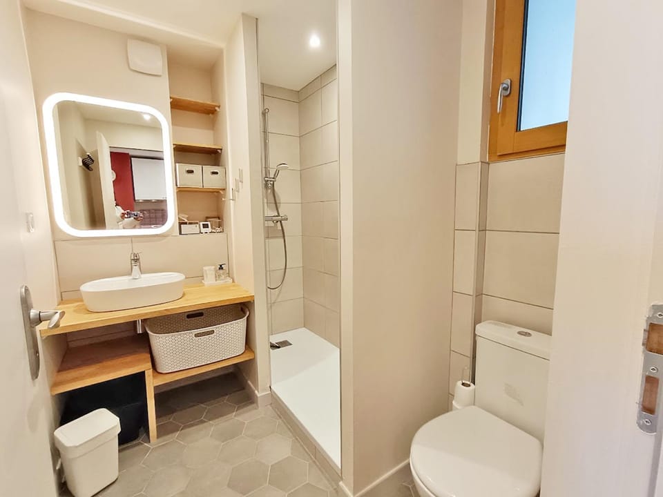 Shower, Toilet, Bathroom