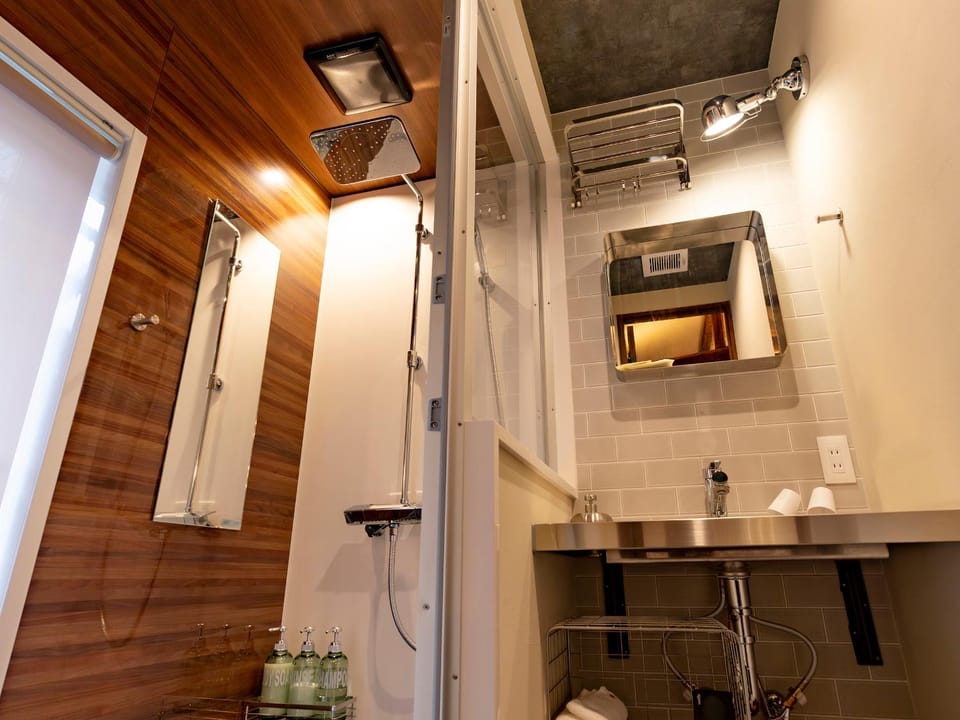 Shower, Bathroom, towels