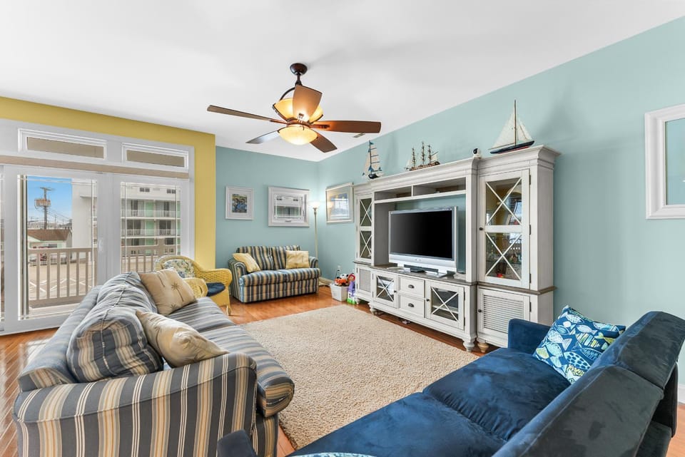 Wildwood Crest Condo with Ocean Views & Heated Pool House in Wildwood Crest