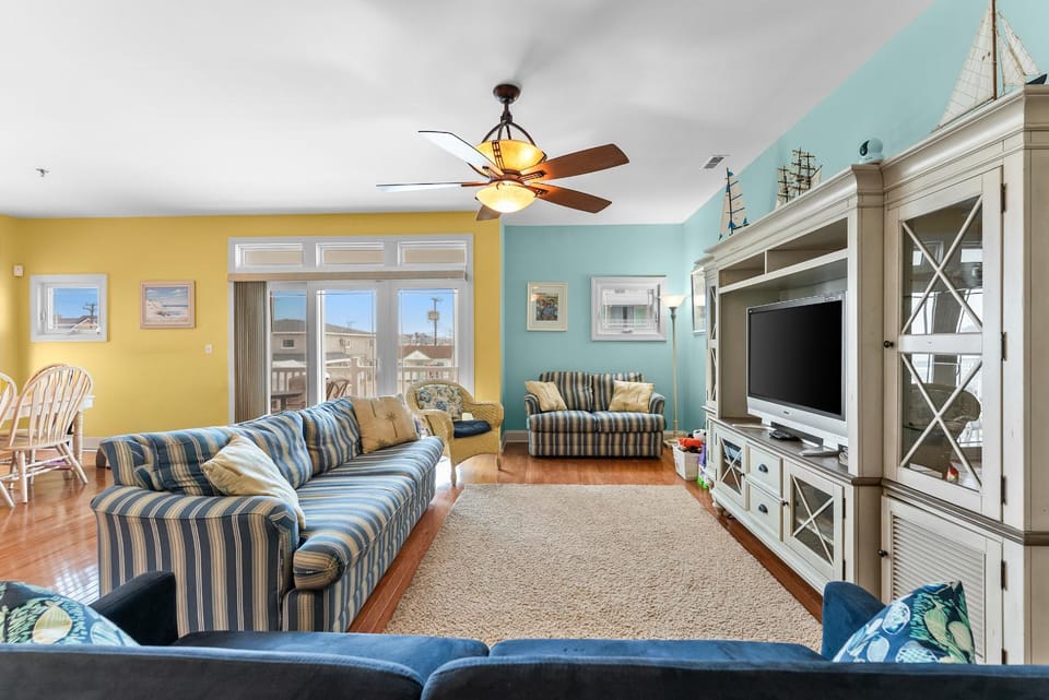 Wildwood Crest Condo with Ocean Views & Heated Pool House in Wildwood Crest
