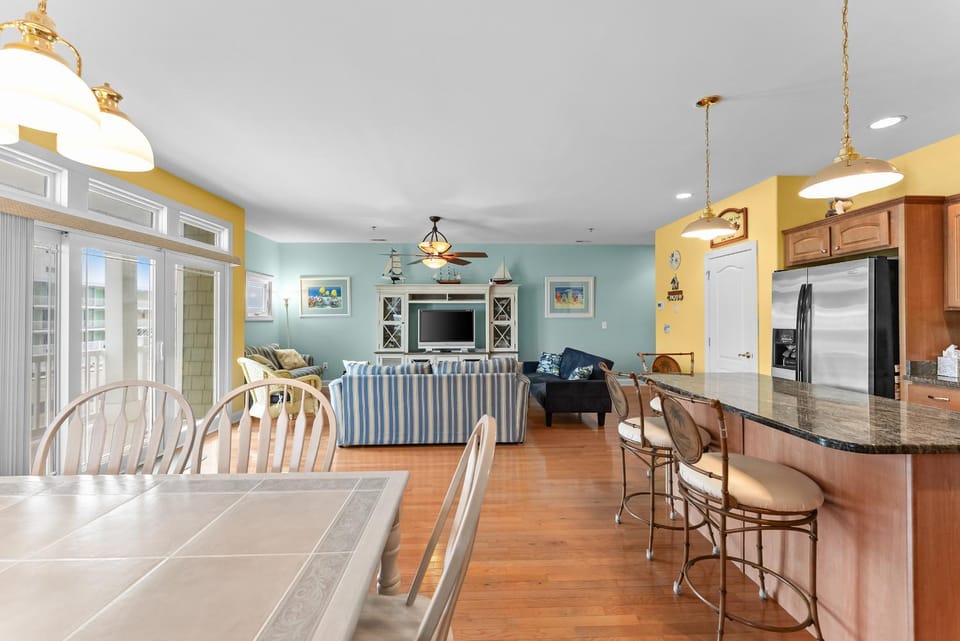 Wildwood Crest Condo with Ocean Views & Heated Pool House in Wildwood Crest