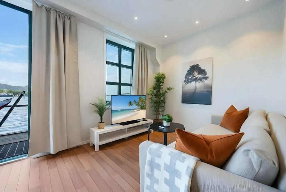 107SB10 - 2BR Balcony Apartment in Bergen
