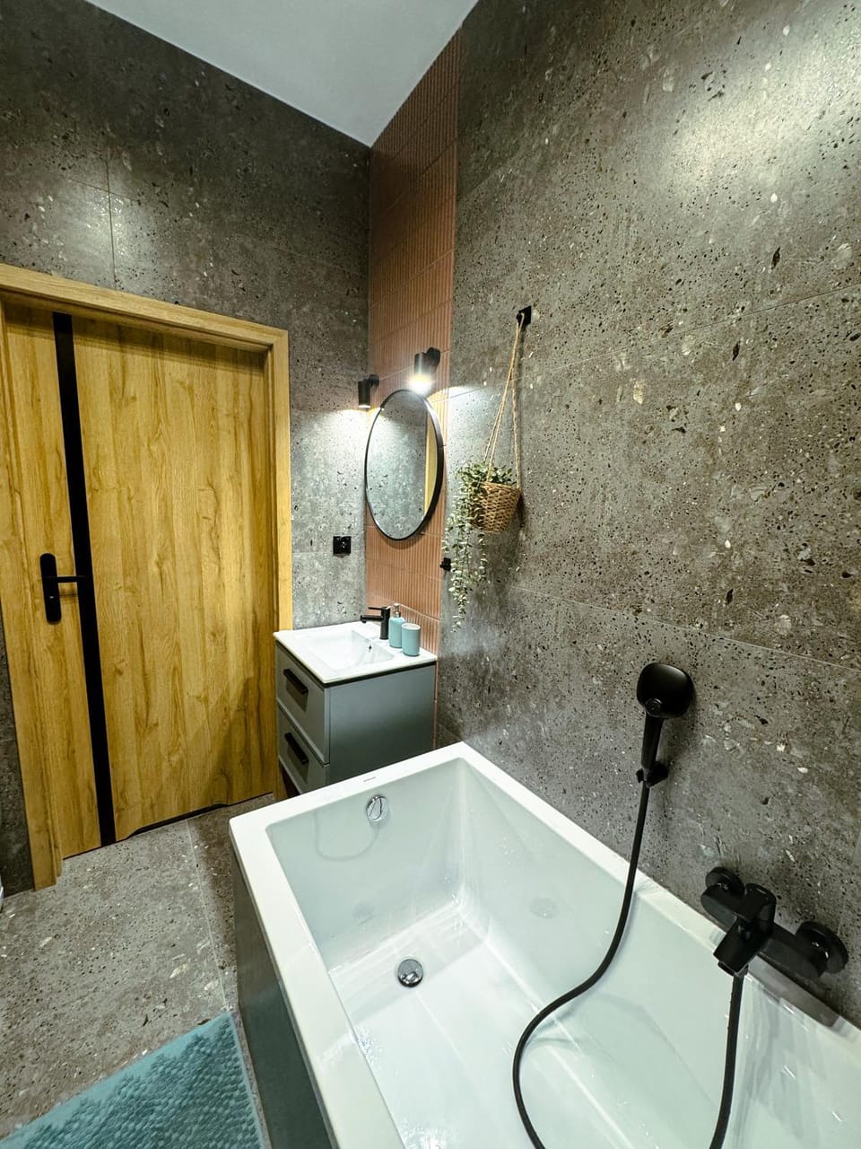 Studio 102 Garden Apartment in Krakow