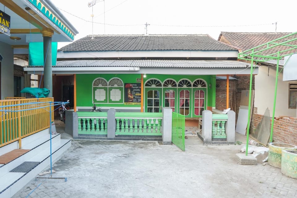 Facade/entrance