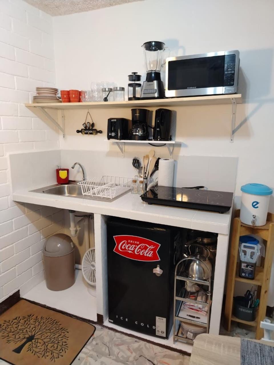 Coffee/tea facilities, Kitchen or kitchenette, minibar, oven, stove, toaster