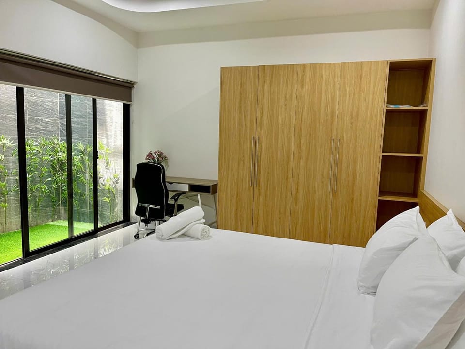 Bed, Photo of the whole room, Bedroom, wardrobe
