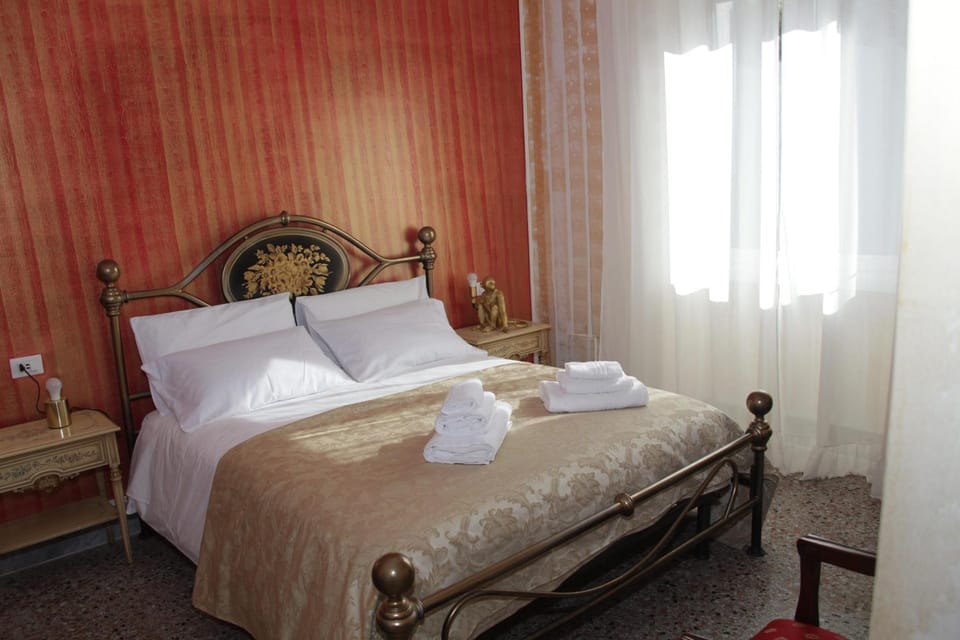 Bedroom, Family