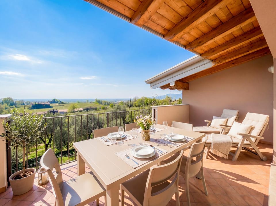 Patio, Day, Natural landscape, Garden, View (from property/room), Balcony/Terrace, Seating area, Dining area