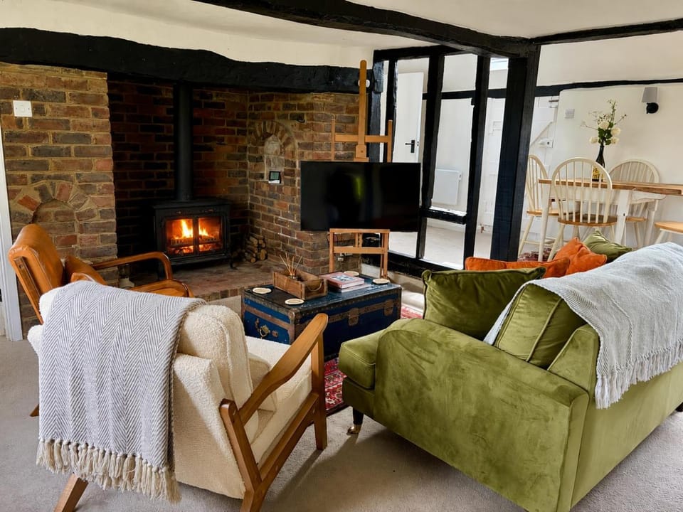 TV and multimedia, Living room, fireplace