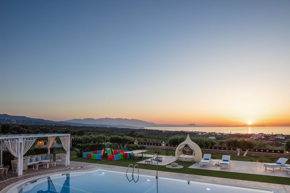 Natural landscape, Mountain view, Pool view, Swimming pool, Sunset