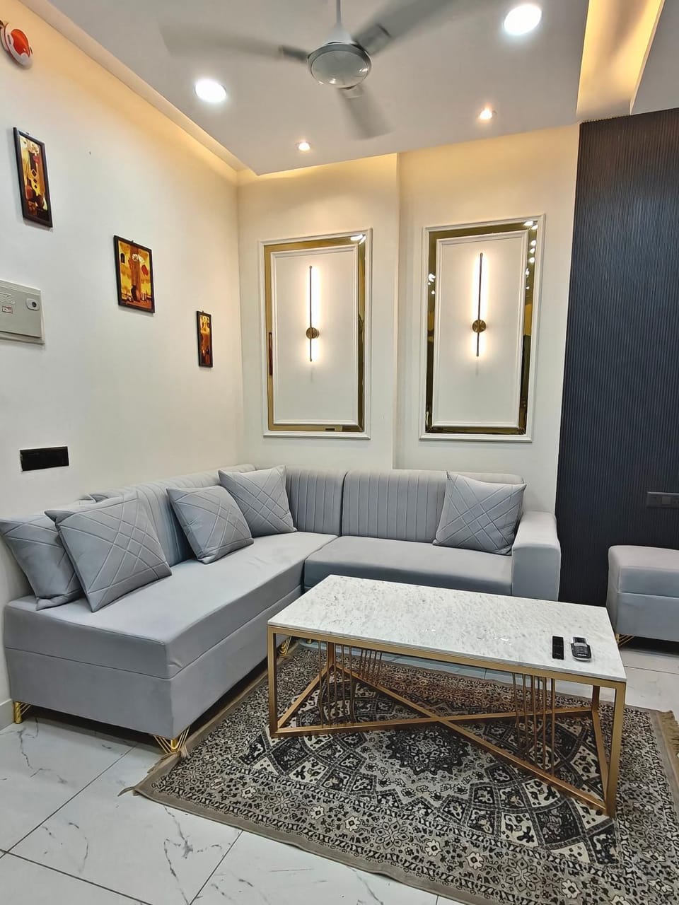 Premium Studio near Gaur City Mall Apartment in Noida