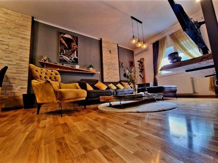 Kalina & free garage Apartment in Novi Sad
