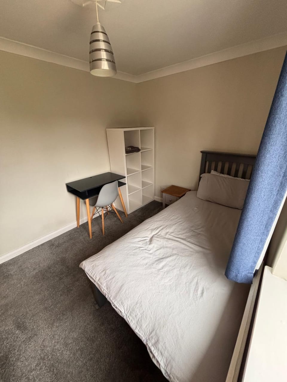 Single occupancy bedroom in quiet village home near docks and Quays Vacation rental in Gloucester