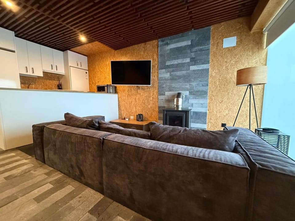Chalet con Jacuzzi y Chimenea, FIBRA 600MBS House in Castile and León