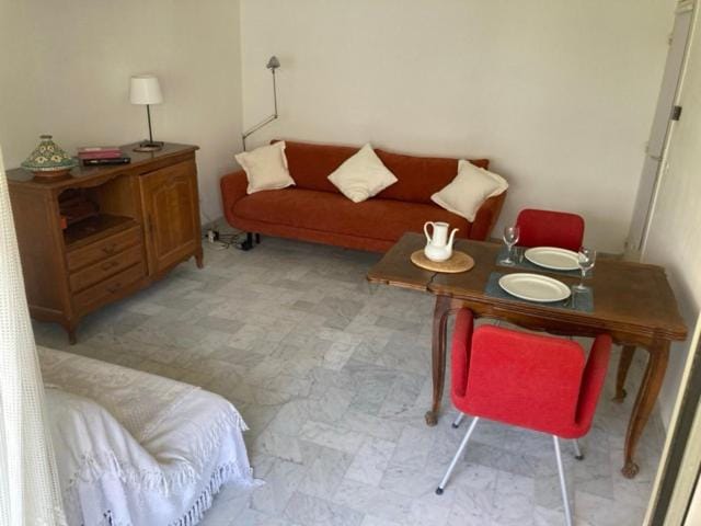 Grotte des Fées Apartment in Hyères