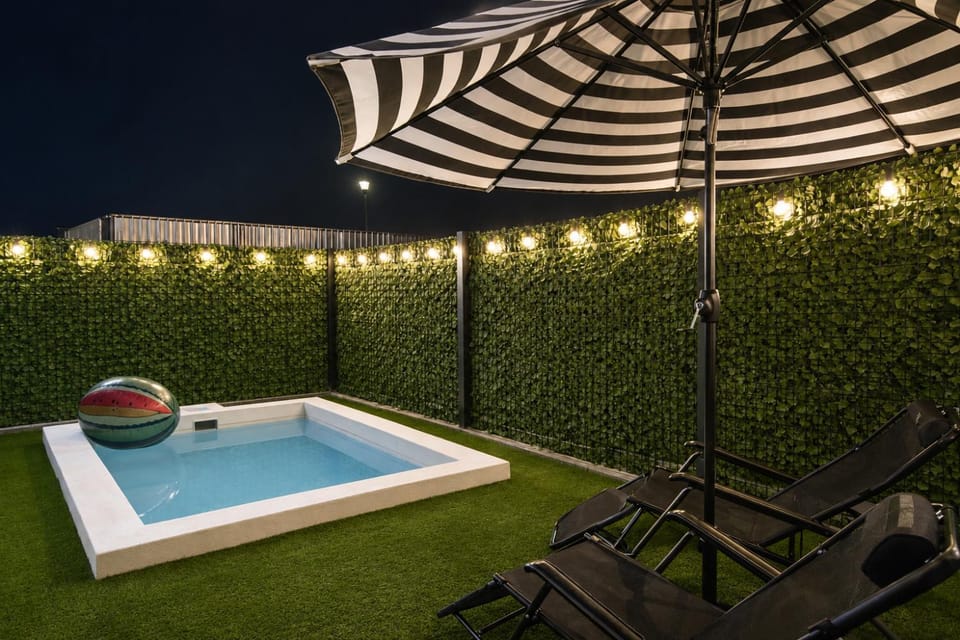 Property building, Pool view, Swimming pool