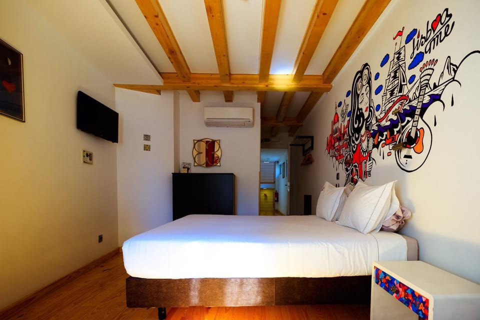 Bed, Photo of the whole room