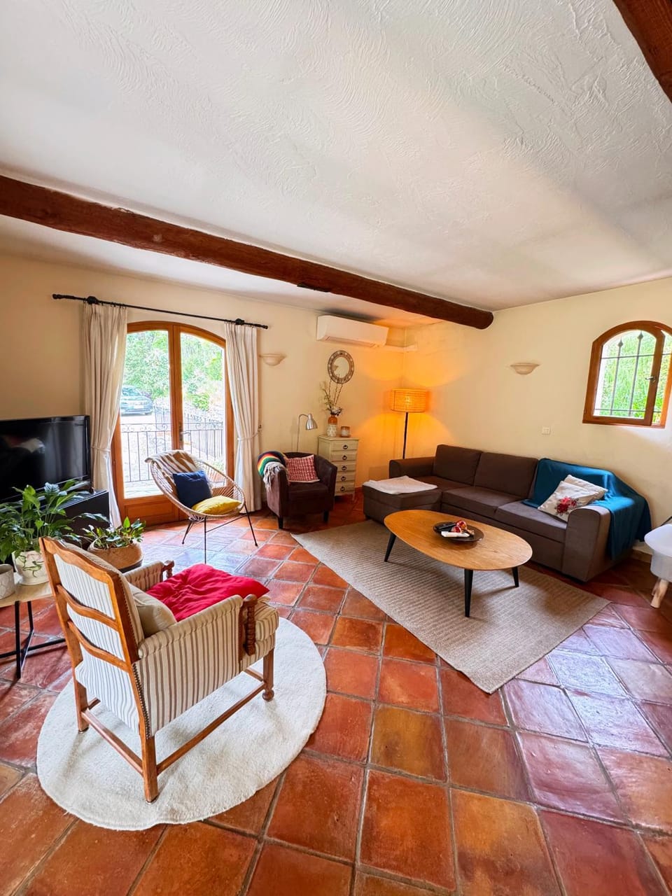TV and multimedia, Living room, Seating area