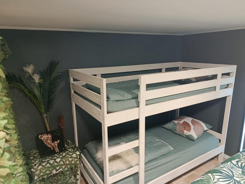 Studio Jungle Cosy Spa Apartment in Occitanie