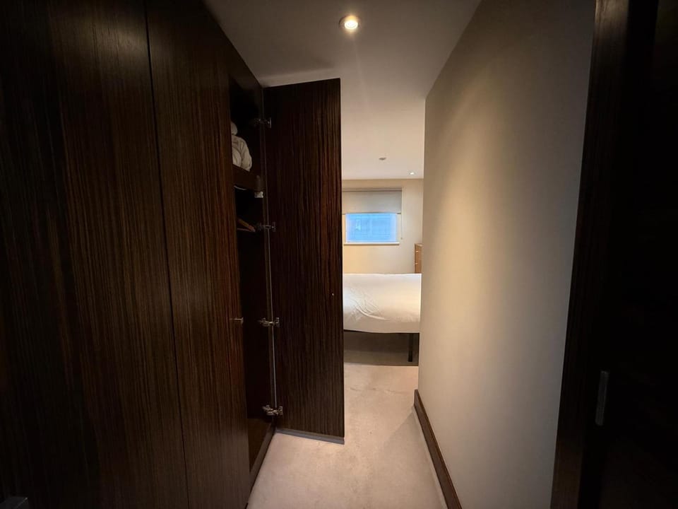 Luxury 2BR Flat 3 King Beds & 3 Baths Sleeps 7 Apartment in City of Westminster