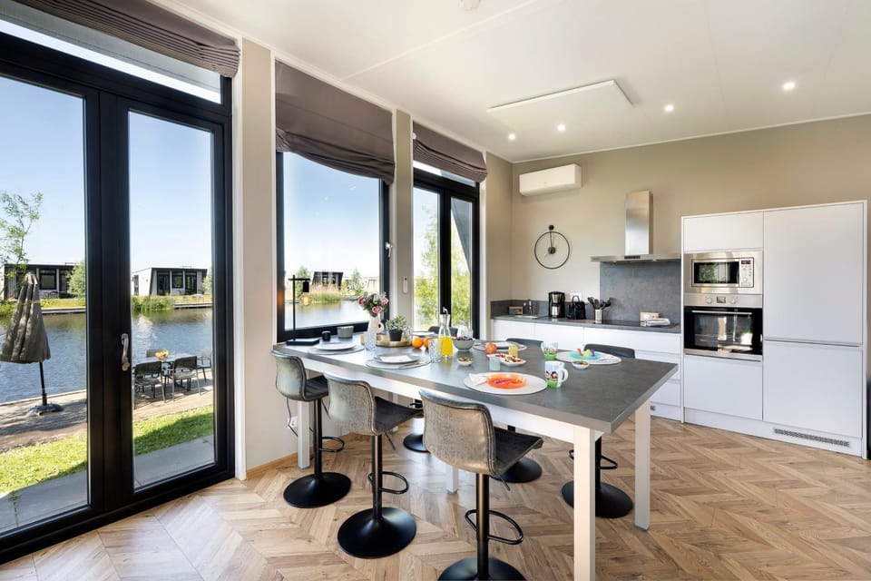 De IJssel Eilanden Chalet Waterfront Kampen Nr 728 House in Flevoland, Netherlands