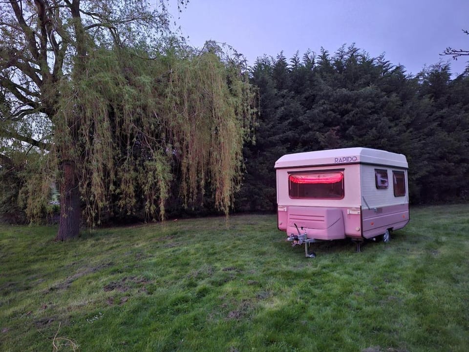 Caravane 'So Cute and Cosy' à la Ferme de la Chevêche - près de Namur - Ardennes Campground/ 
RV Resort in Belgium