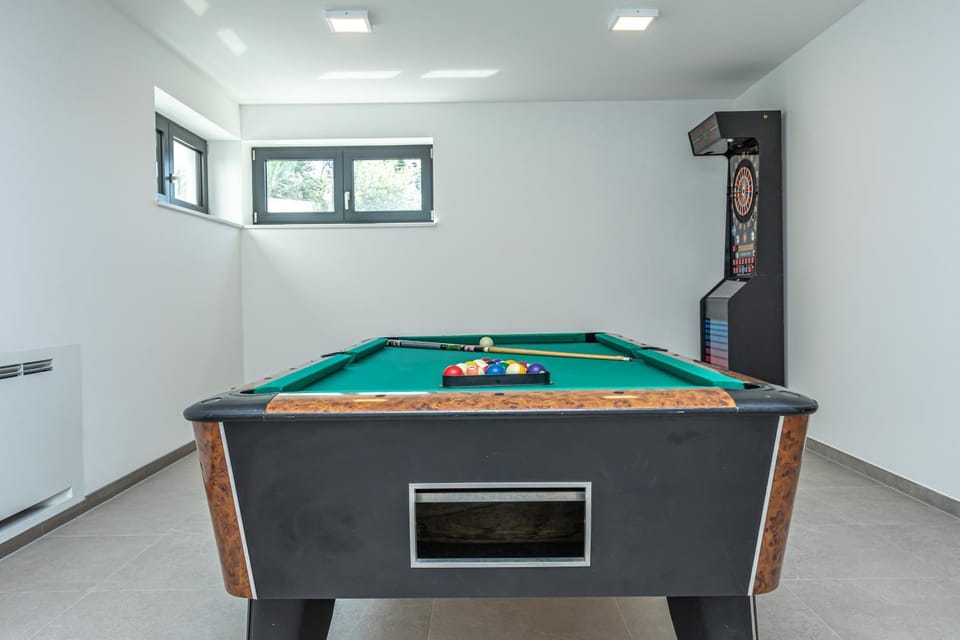 Billiard