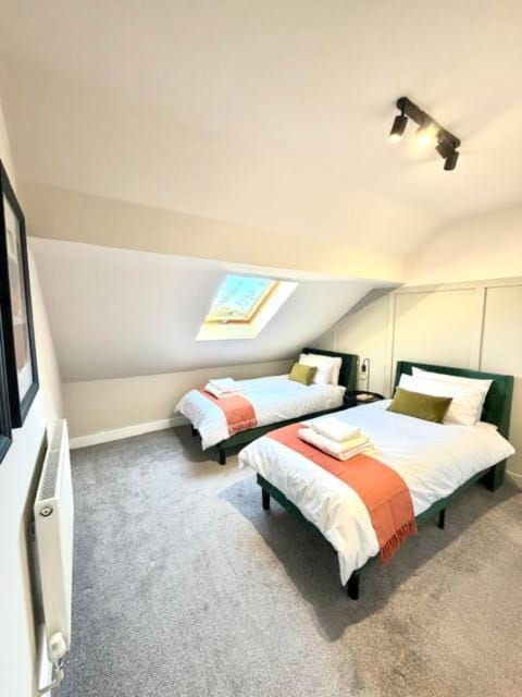 Newly renovated, 4 Bed , 4 Bath Holiday Home House in Bassetlaw District