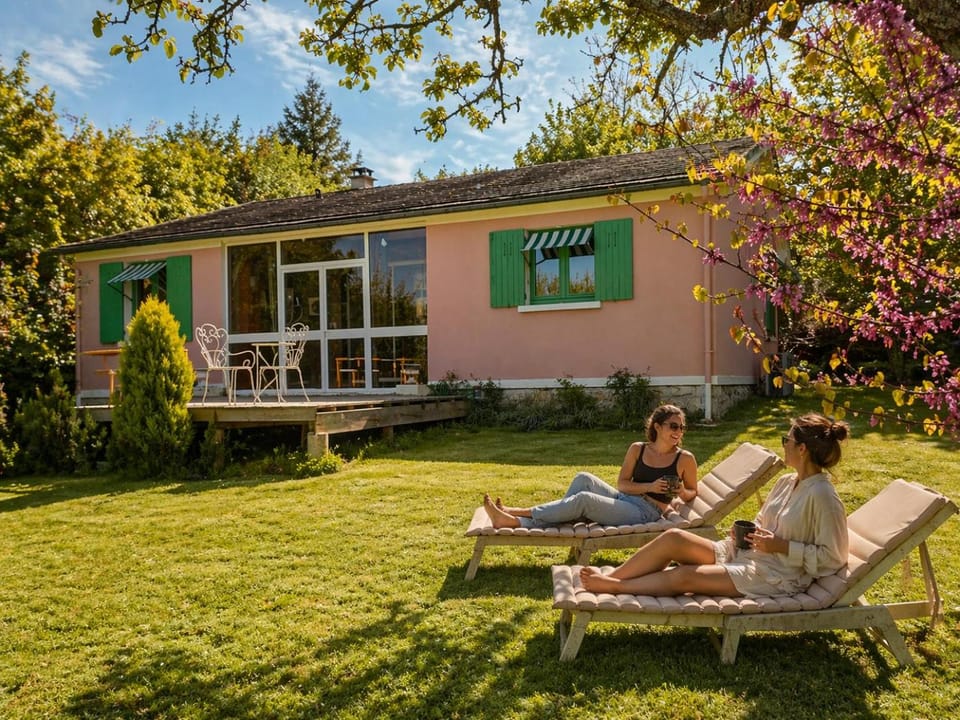 Property building, Garden, Garden view, Parking