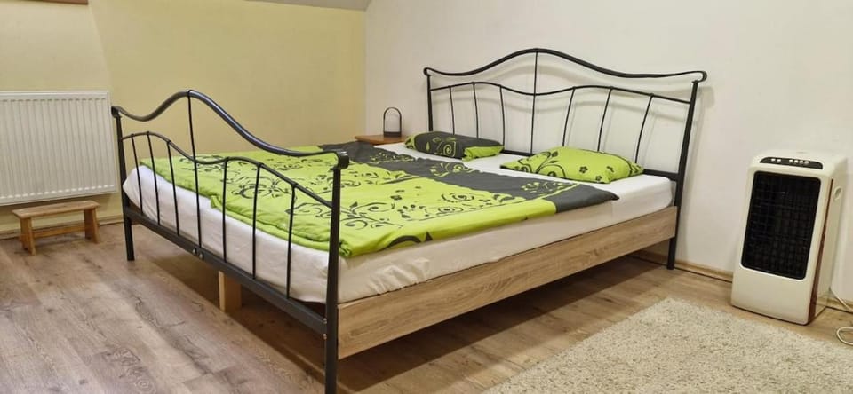 Pokoj pro 2 s vlastní koupelnou a minikuchyňkou Vacation rental in Czechia