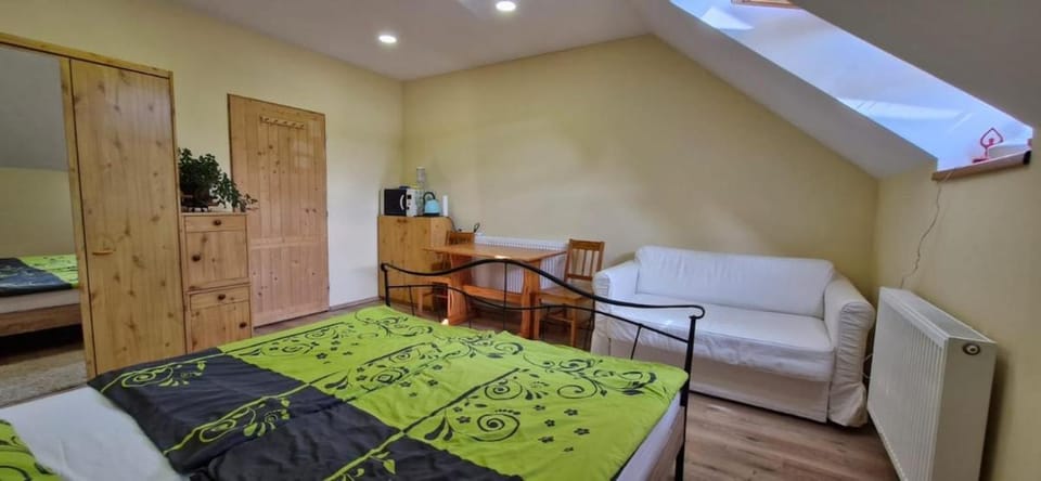 Pokoj pro 2 s vlastní koupelnou a minikuchyňkou Vacation rental in Czechia