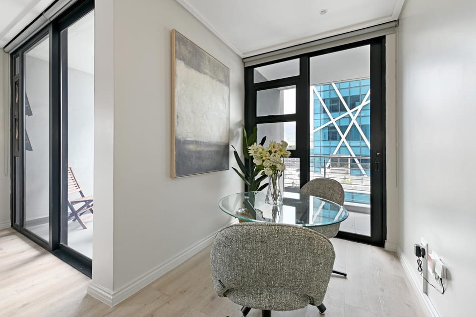 Willow -Elegant Corner 1BR on Bree St with City & Mountain Views Apartment in Cape Town