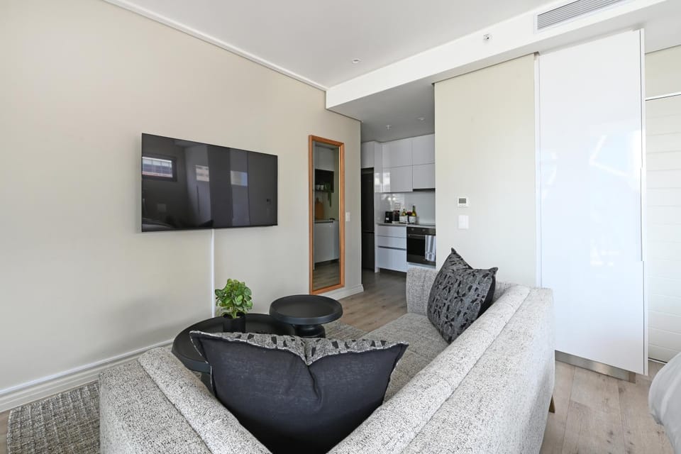 Willow -Elegant Corner 1BR on Bree St with City & Mountain Views Apartment in Cape Town